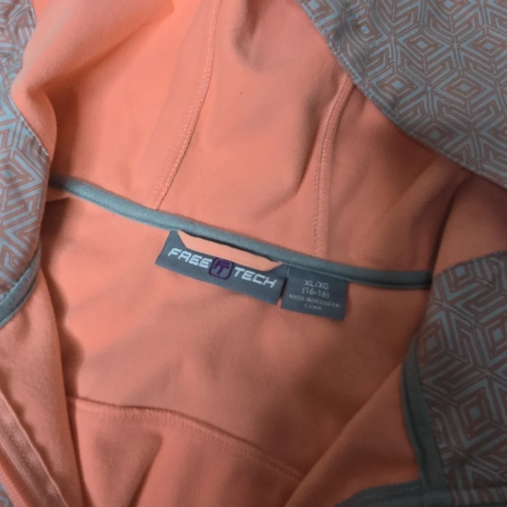 Free Tech Jacket - Picture 4 of 7